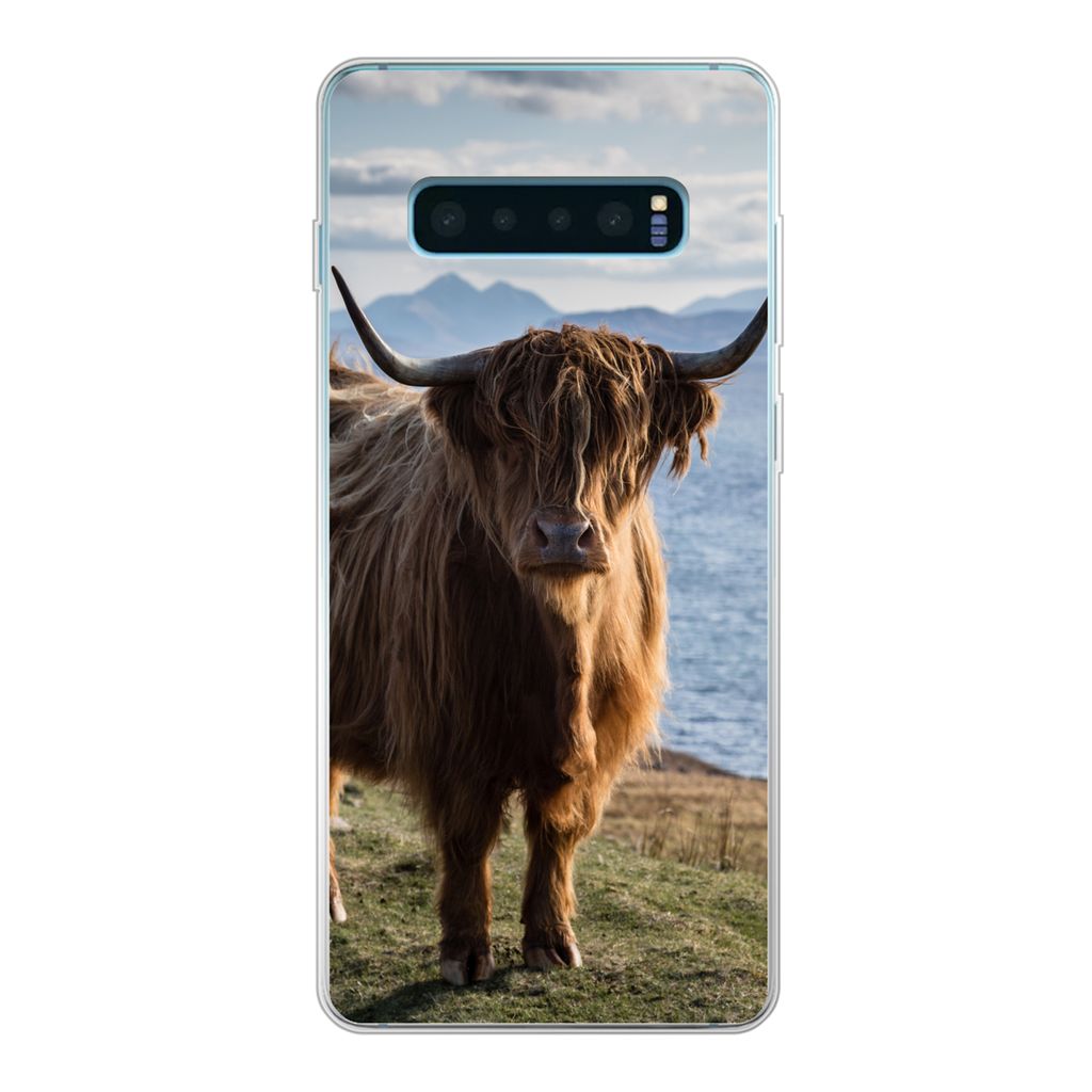 MuchoWow Handyhülle Schutzhülle Hülle für Samsung Galaxy S10 Plus Schottische Highlander - Bergen - Meer Silikon Softcase Handy Hülle - Schu...