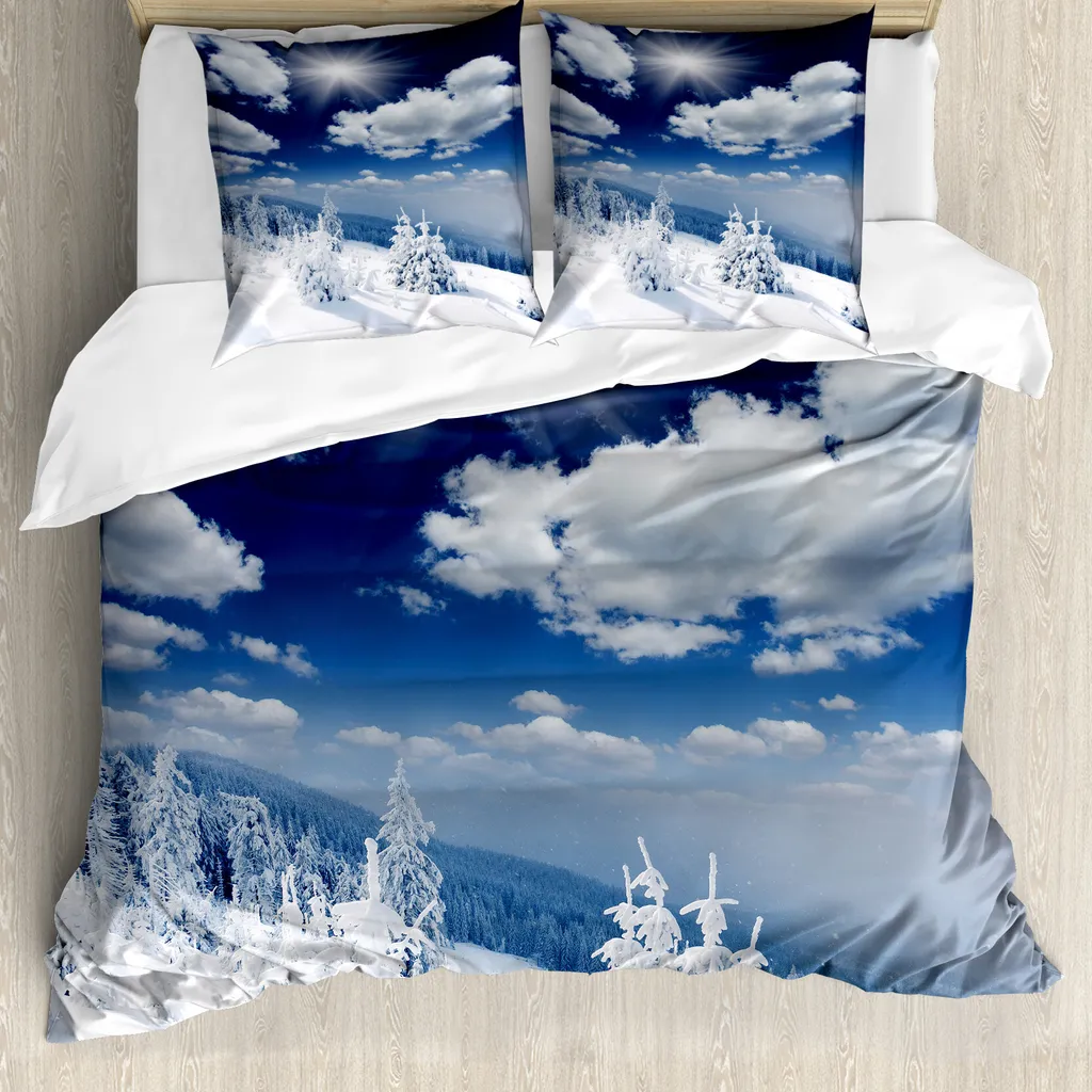 ABAKUHAUS Copripiumino invernale, alberi innevati, antiacaro, adatto a chi soffre di allergie, con federe, 200 cm x 200 cm - 80 x 80 cm, blu e bianco