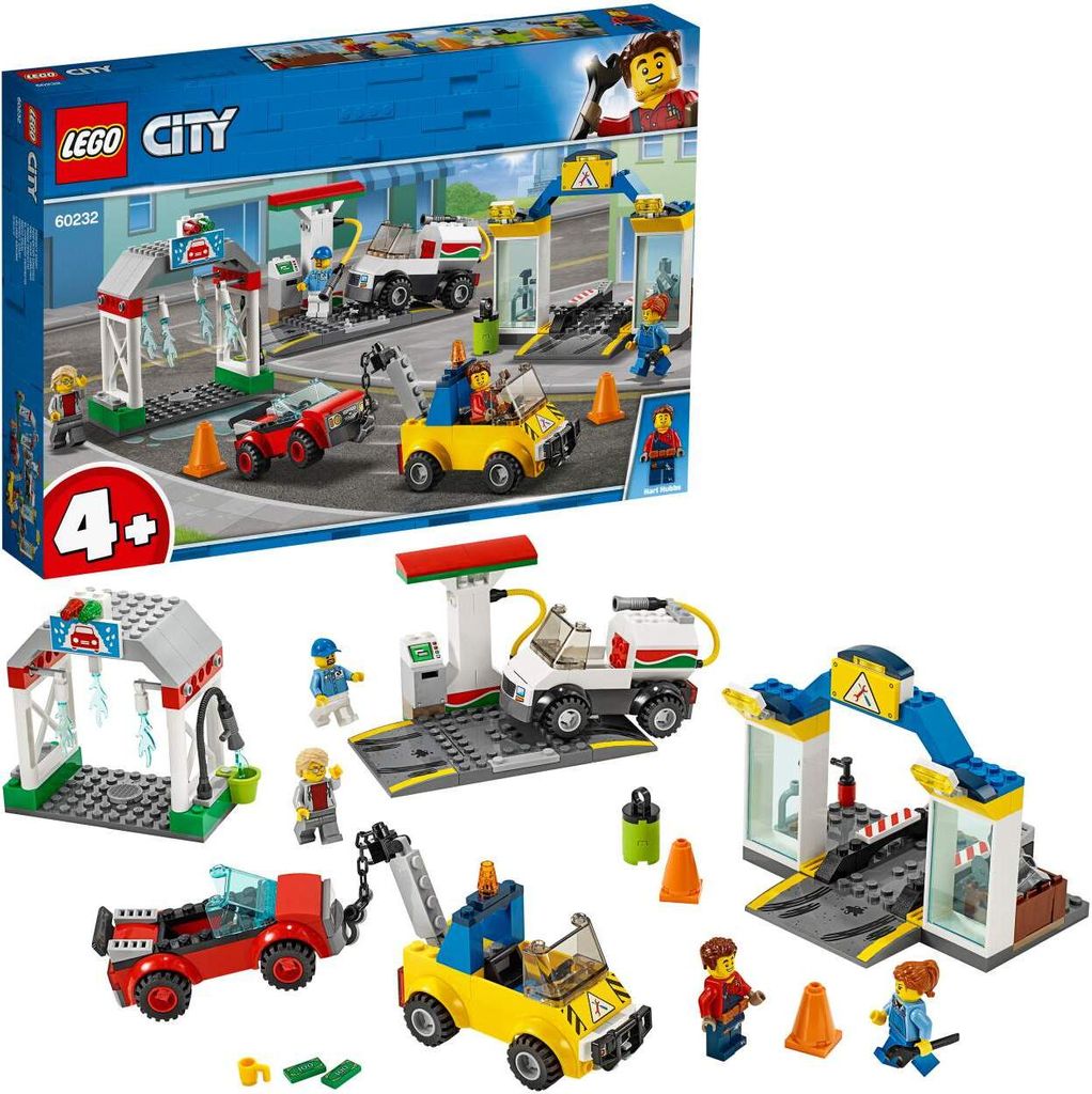A LEGO City Autowerkstatt playset is shown, with the product box at the top and the assembled toy pieces displayed below.