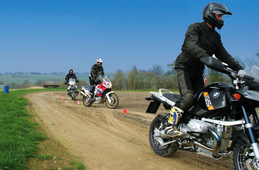 Jochen Schweizer Motorrad Offroad Training; Erlebnis verschenken oder selbst erleben; Gutschein gültig für 1 Person Gruppengröße bis 8 Personen...