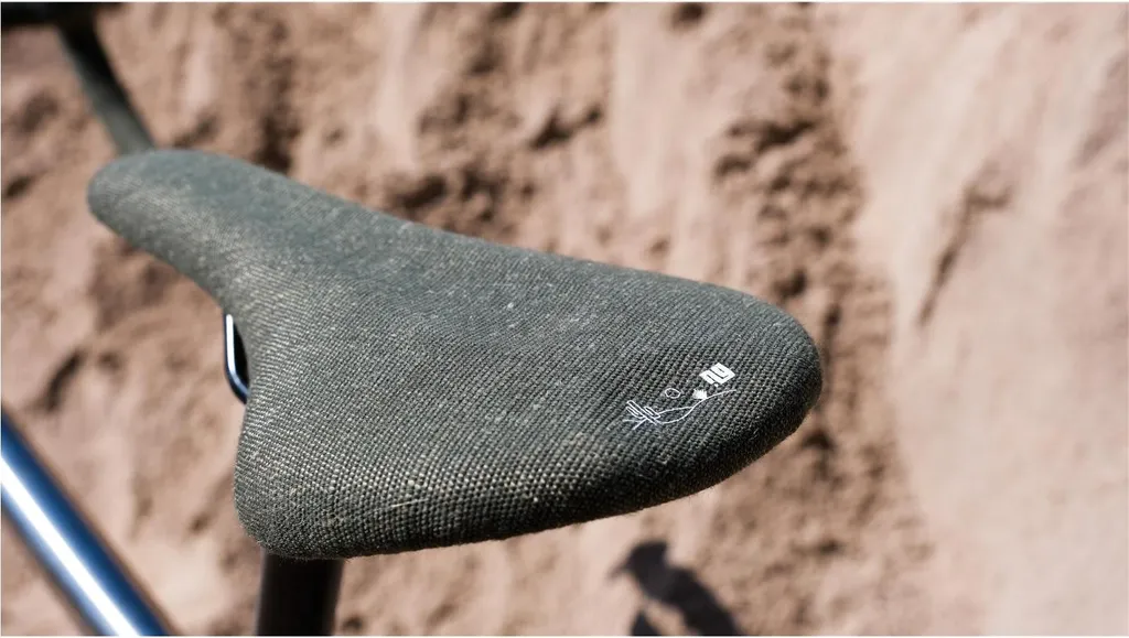 NG Sports Chaibu ReCycle Race selle de vélo de route 272x143mm vert foncé