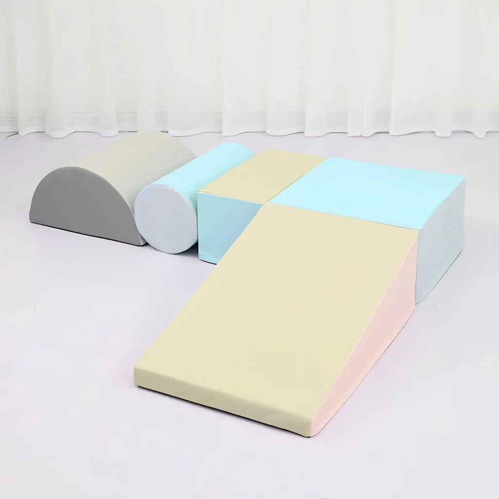 Module de psychomotricité en mousse aux couleurs pastel pour intérieur