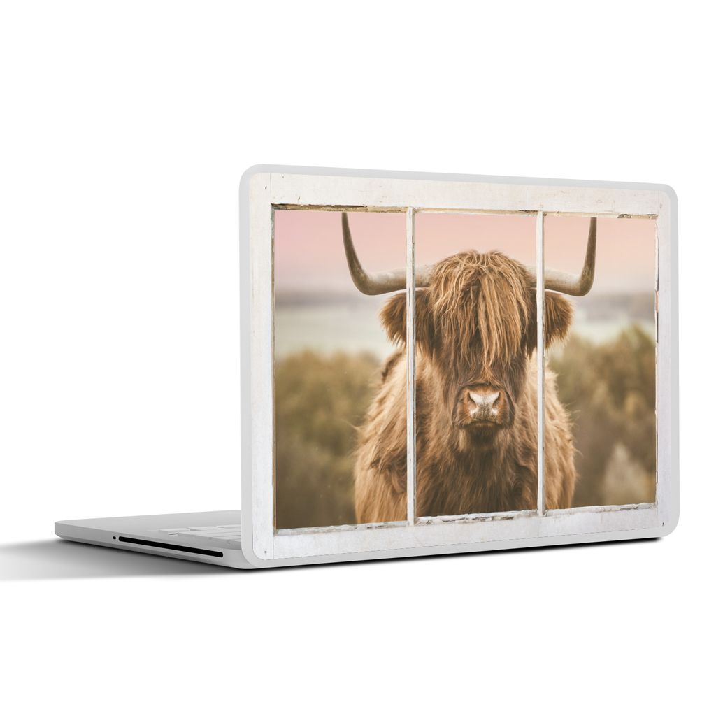MuchoWow Laptop Aufkleber Sticker Cover Schottischer Highlander - Blick - Meer 30x22 cm - Laptop-Sticker