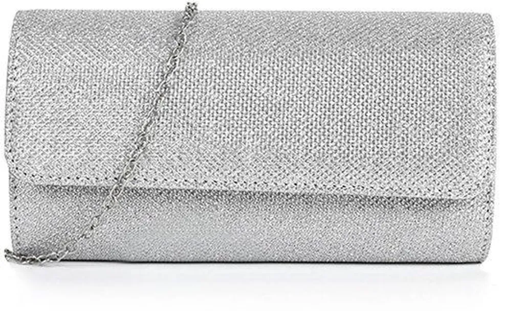 Pochette argentée avec chaîne : l'accessoire pour sublimer vos tenues