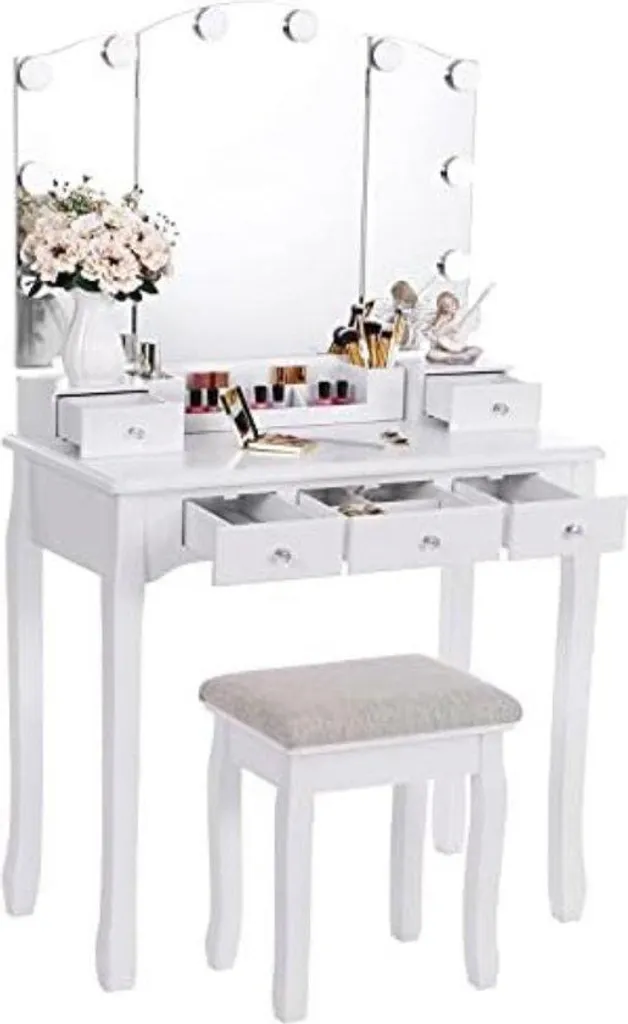 Coiffeuse blanche avec miroir gain de place pour organiser vos produits