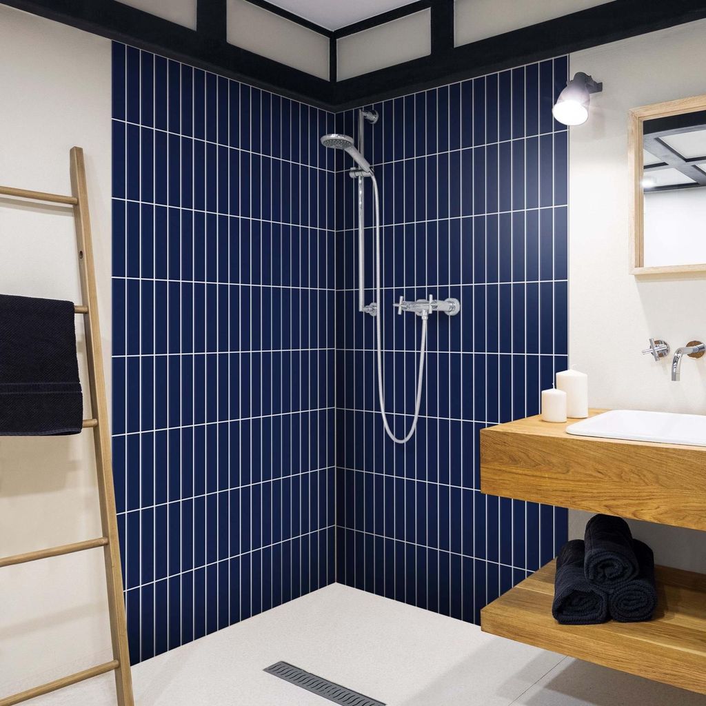 Duschrückwand mit Motiv selbstklebend - 0.61 mm Wandpaneel wasserfest Design blau Fliesenoptik Unifarben Badrückwand fugenlos Premium matt 100x20...
