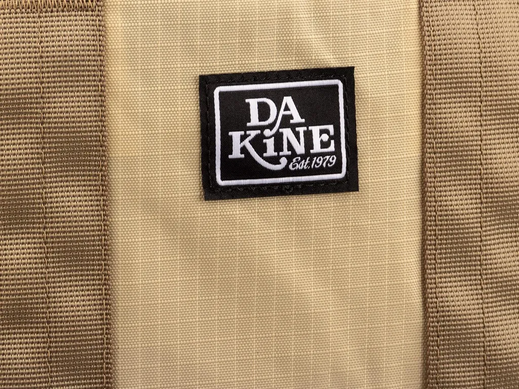 Dakine D10004082 Mojave Desert : Sac à dos Résistant avec Multi-poches