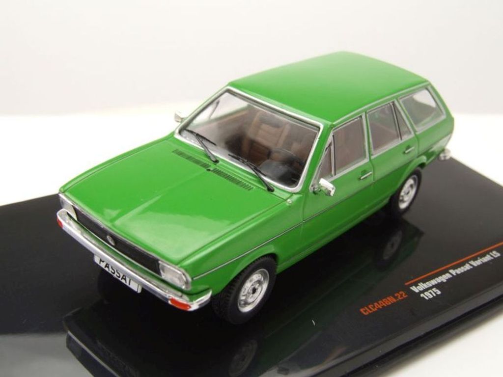 Ixo Models CLC448 VW Passat Variant LS Kombi 1975 grün 1:43 Produktbild 7