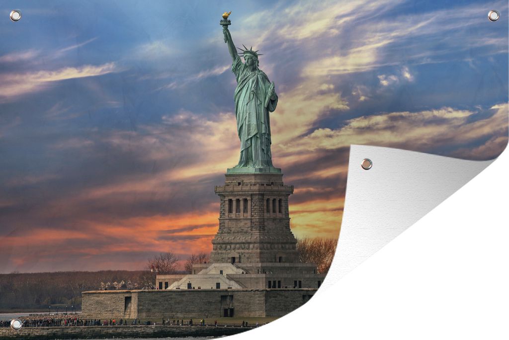 MuchoWow 90x60 cm Outdoor-Poster Gartendeko Sichtschutz Garten Poster für den Garten Freiheitsstatue bei Sonnenaufgang in der Nähe von New Yor...