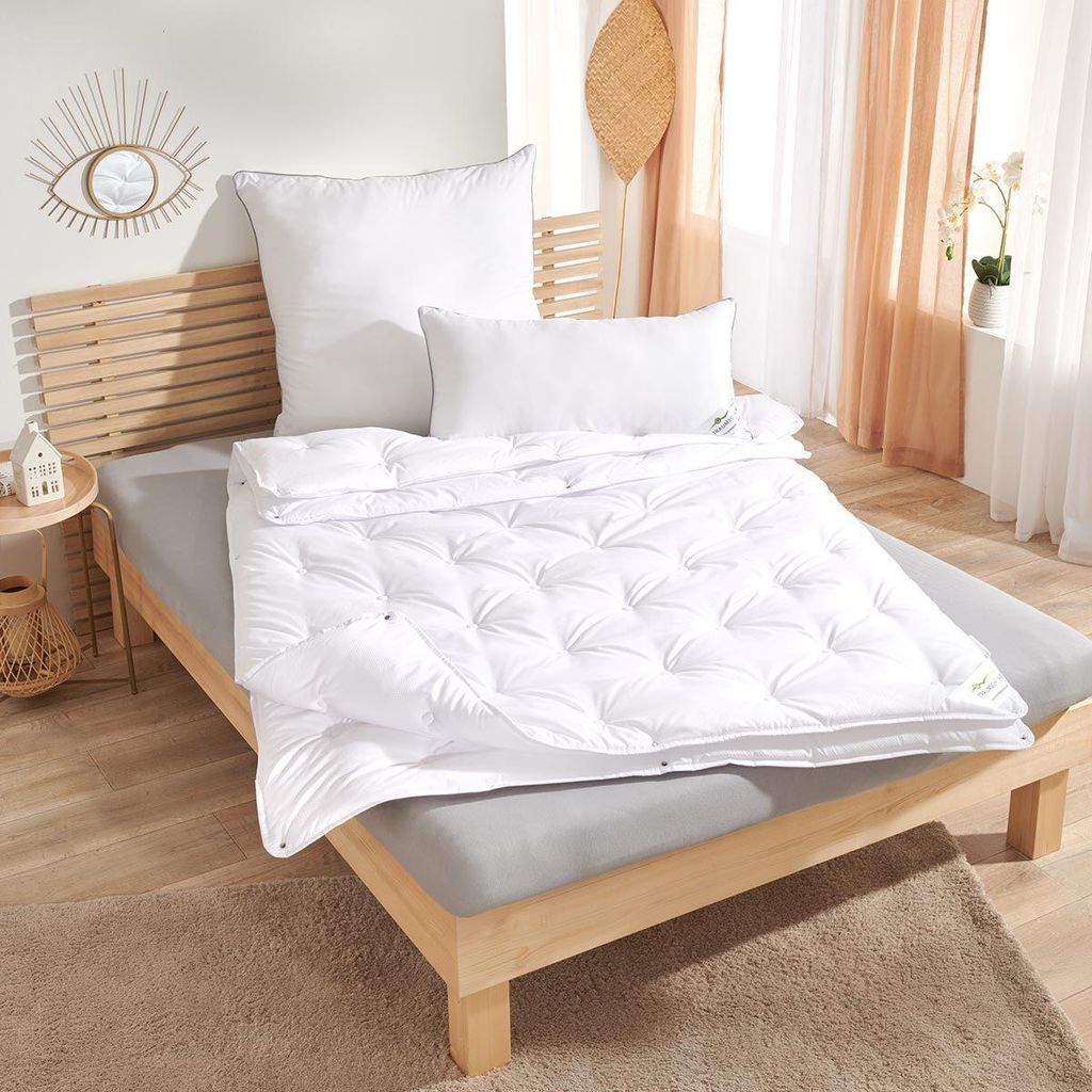 Traumschlaf Faserdecke Down Touch Active Vierjahreszeiten, Füllung: 100% Polyester 200x200 cm