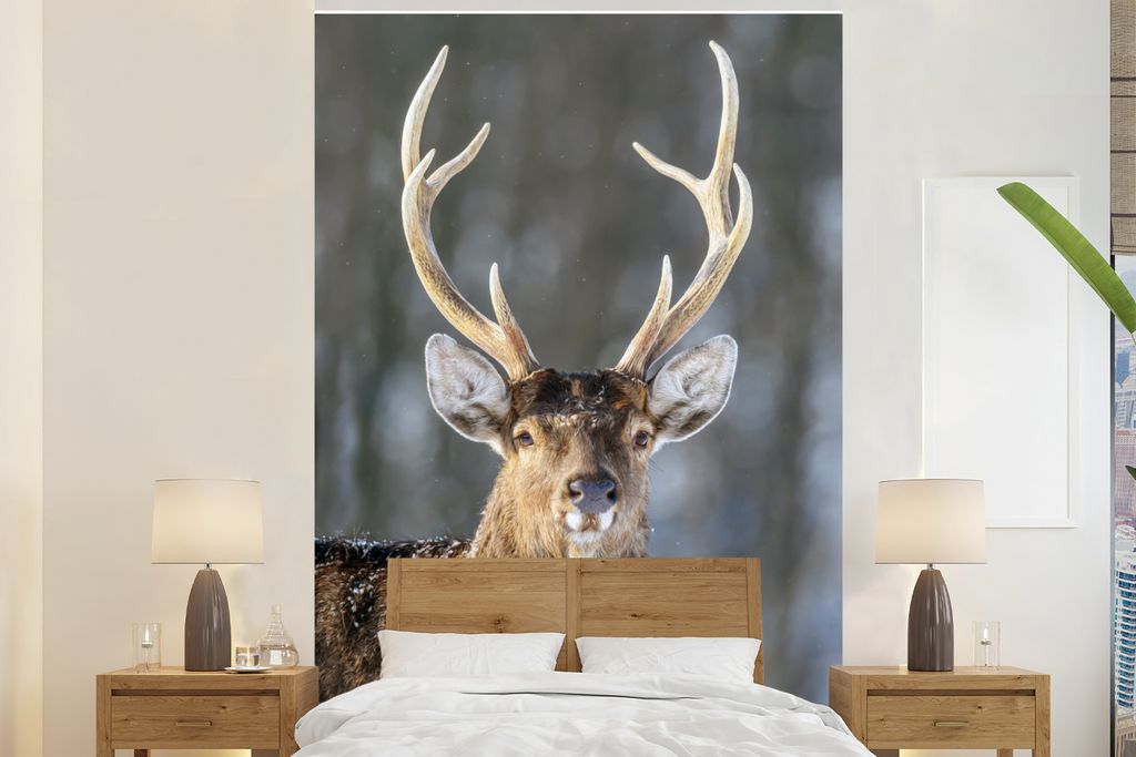 MuchoWow Fototapete für Wohnzimmer oder Schlafzimmer Wandtapete Vinyl Motivtapete Hirsch - Weiß - Braun - Geweih - 160x240 cm - Vinyltapete