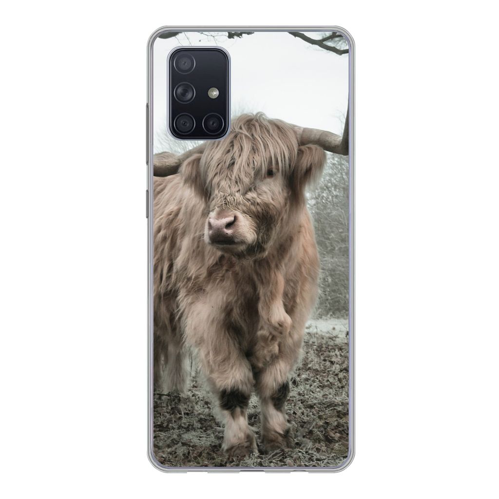 MuchoWow Handyhülle Schutzhülle Hülle für Samsung Galaxy A51 5G Schottischer Highlander - Wald - Nebel - Kuh - Tiere - Natur Silikon Softcase...
