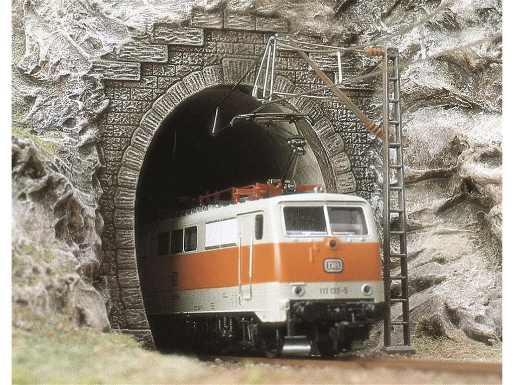 Busch 8191 - 1/160 / N Zwei E-Lok-Portale - Neu