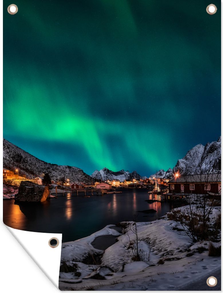 MuchoWow 60x80 cm Outdoor-Poster Gartendeko Sichtschutz Garten Poster für den Garten Nordlicht - Island - Schnee - Dorf - Grün - Berge