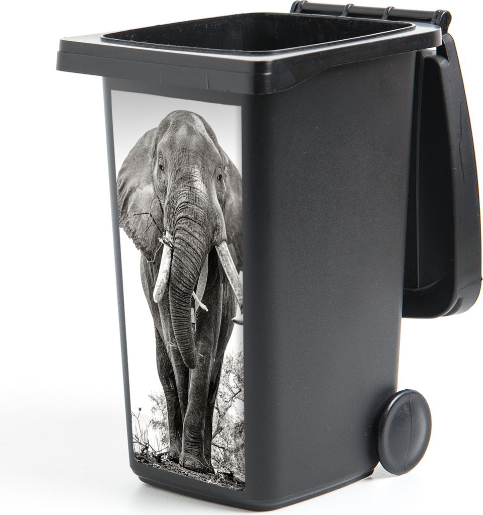 MuchoWow Mülltonnenaufkleber Essender Elefant in schwarz-weiß 38x80 cm - Behälteraufkleber - Mülleimer-Aufkleber - Container-Aufkleber