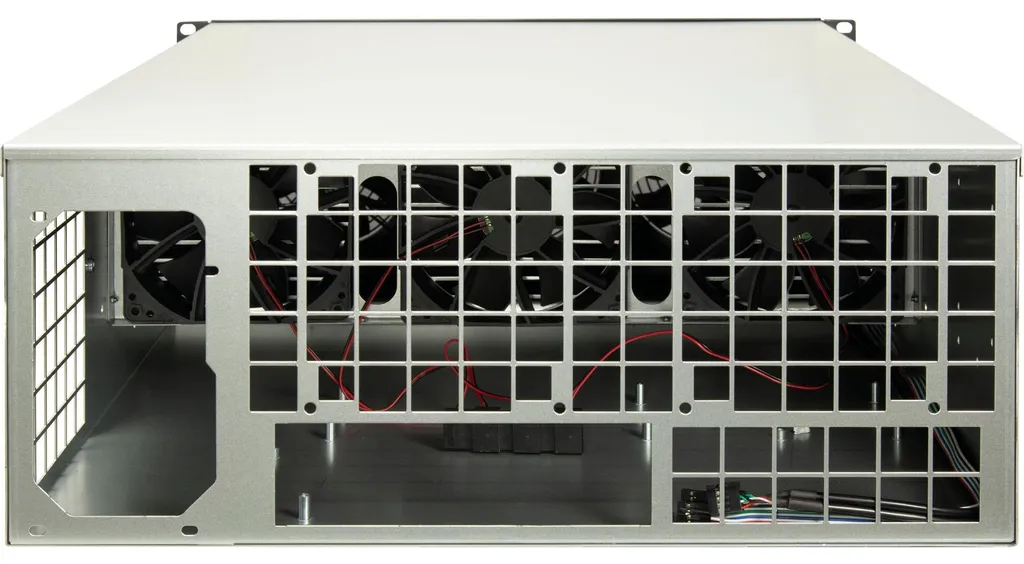 Évitez la Surchauffe de vos GPU avec le Rack Inter-Tech 4W2 4HE 6 Fan