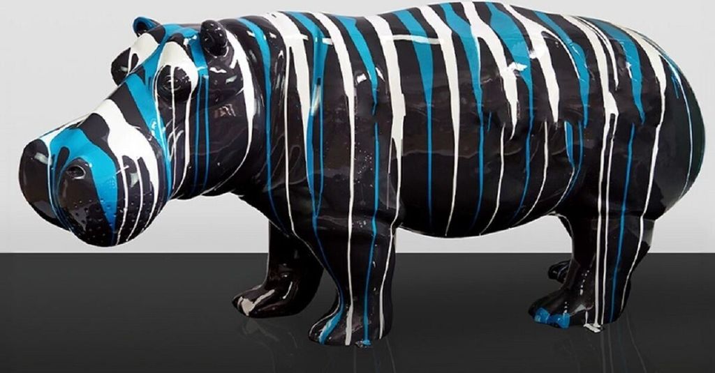 Casa Padrino XXL Deko Skulptur Nilpferd Schwarz / Blau / Weiß 175 cm - Lebensgroße Garten Deko Figur