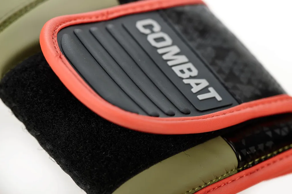 Gants de boxe adidas Combat 50 avec mousse injectée et protection