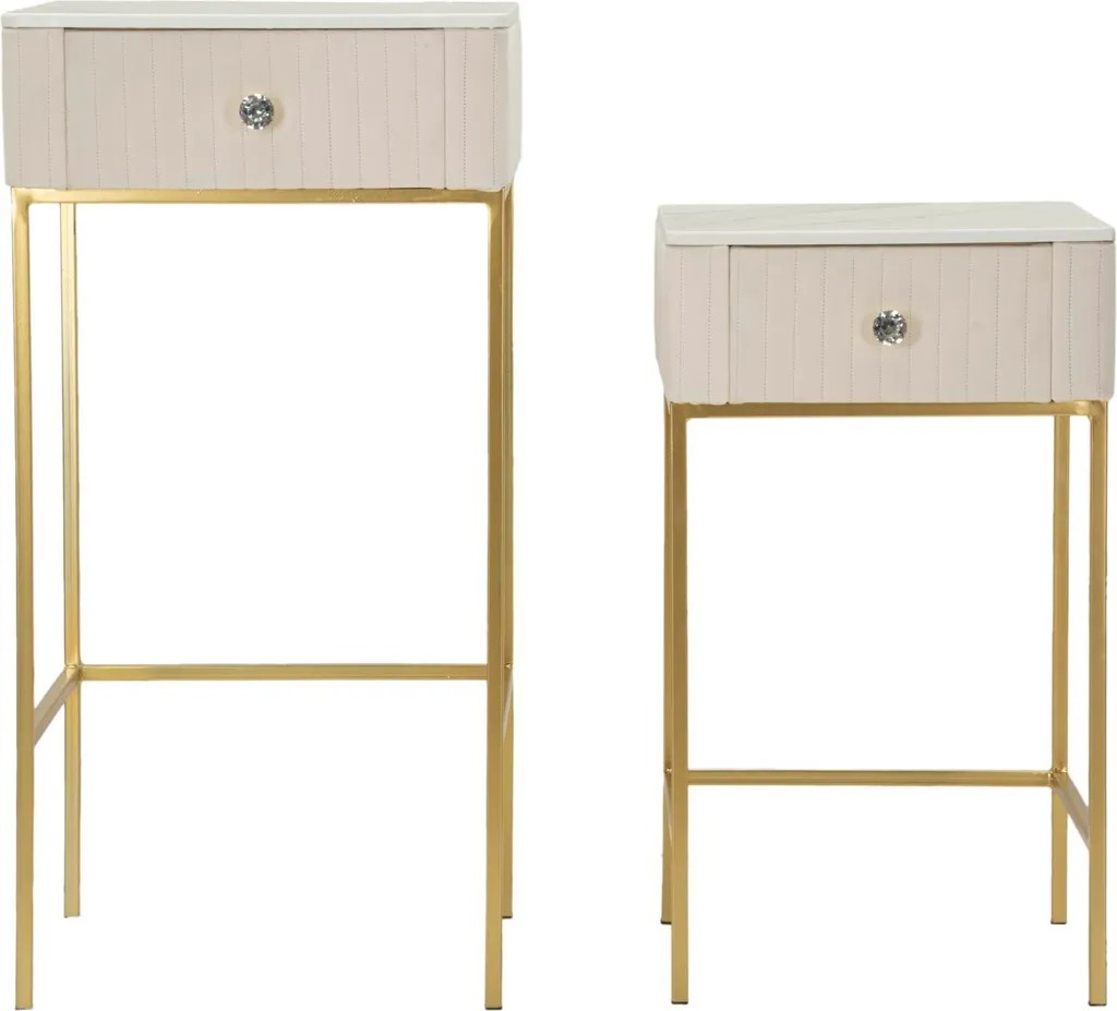 Optimisez vos angles vides avec ces 2 tables hautes en velours crème