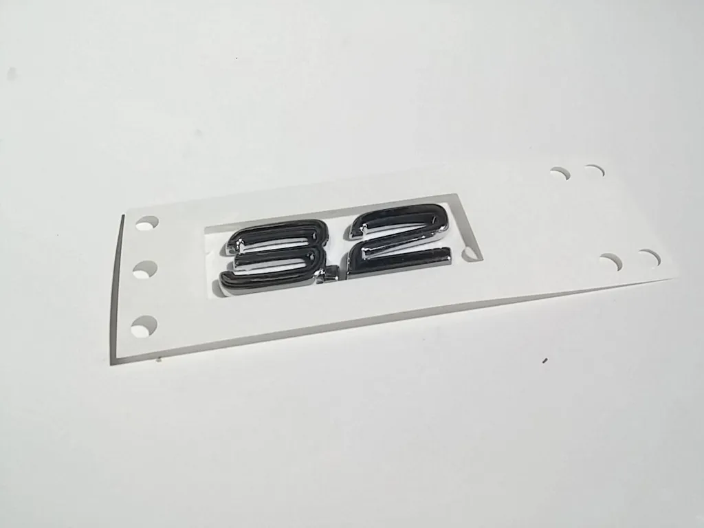 Sigle Arrière Volvo XC90 et XC70 Badge 3.2 Original Référence 8663696