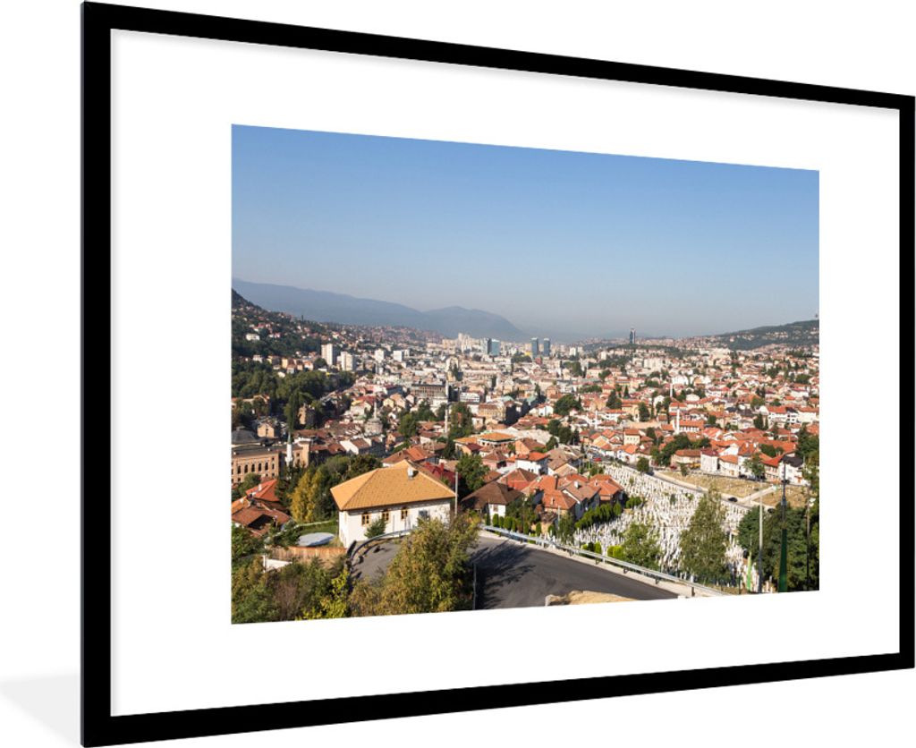 MuchoWow Gerahmtes Poster Traditionelle orangefarbene Dächer von Sarajevo in Bosnien und Herzegowina 90x60 cm - Poster mit Schwarzem Bilderrahme...