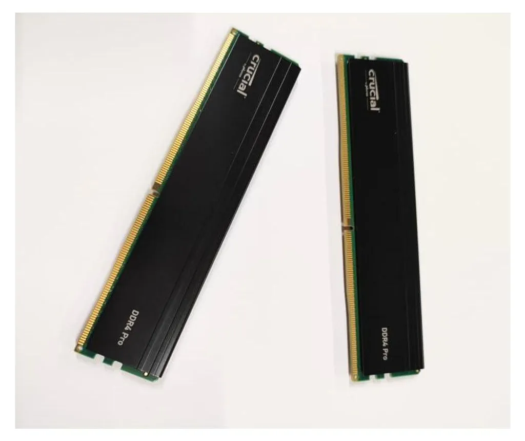 RAM DDR4 Crucial Pro 16GB 3200 MT/s CL22 avec Dissipateur de Chaleur Noir