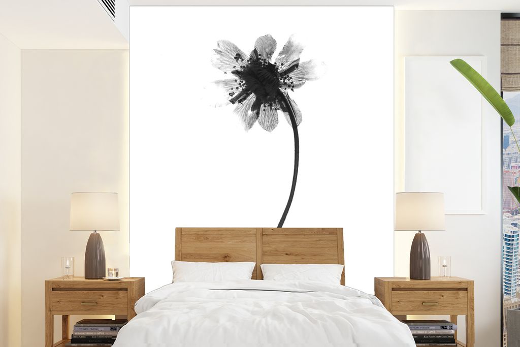 MuchoWow Fototapete für Wohnzimmer oder Schlafzimmer Wandtapete Vinyl Motivtapete Getrocknete Blume auf weißem Hintergrund - schwarz und weiß ...