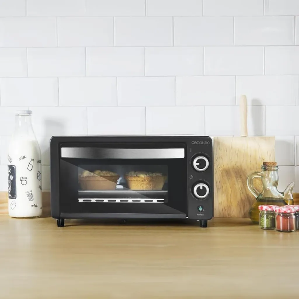 Four posable Cecotec 10L noir 1000W pour petites cuisines et studios