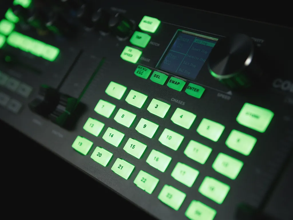 Eurolite DMX-Lichtpult 70064575 : Console DMX LED compacte et précise - 4