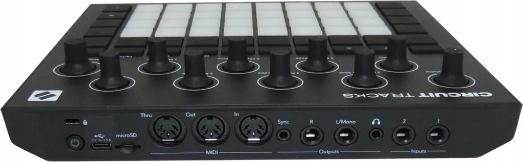 Novation Circuit Tracks Solution de Séquençage pour Performance de Live - 12