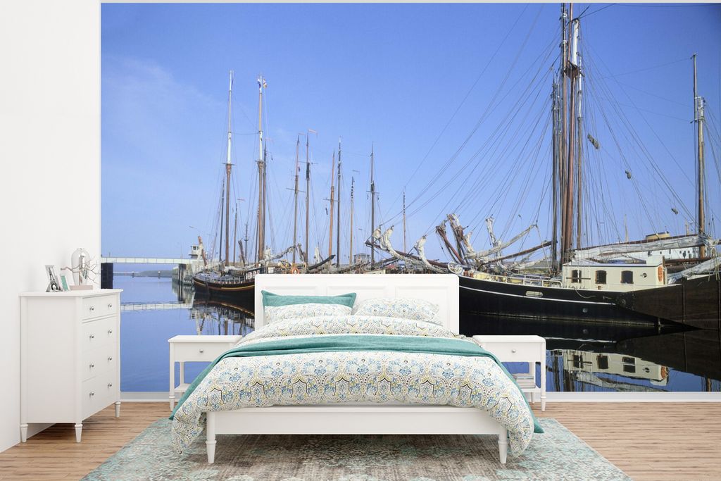 MuchoWow Fototapete für Wohnzimmer oder Schlafzimmer Wandtapete Vinyl Motivtapete Segelboote im Hafen von Harlingen in Friesland - 350x260 cm - ...