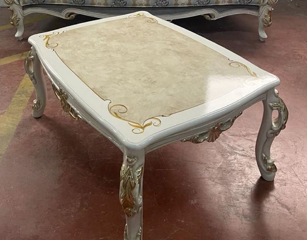 Casa Padrino Luxus Barock Massivholz Couchtisch Weiß / Beige / Gold - Handgefertigter Wohnzimmertisch im Barockstil - Barock Wohnzimmer Möbel - E...