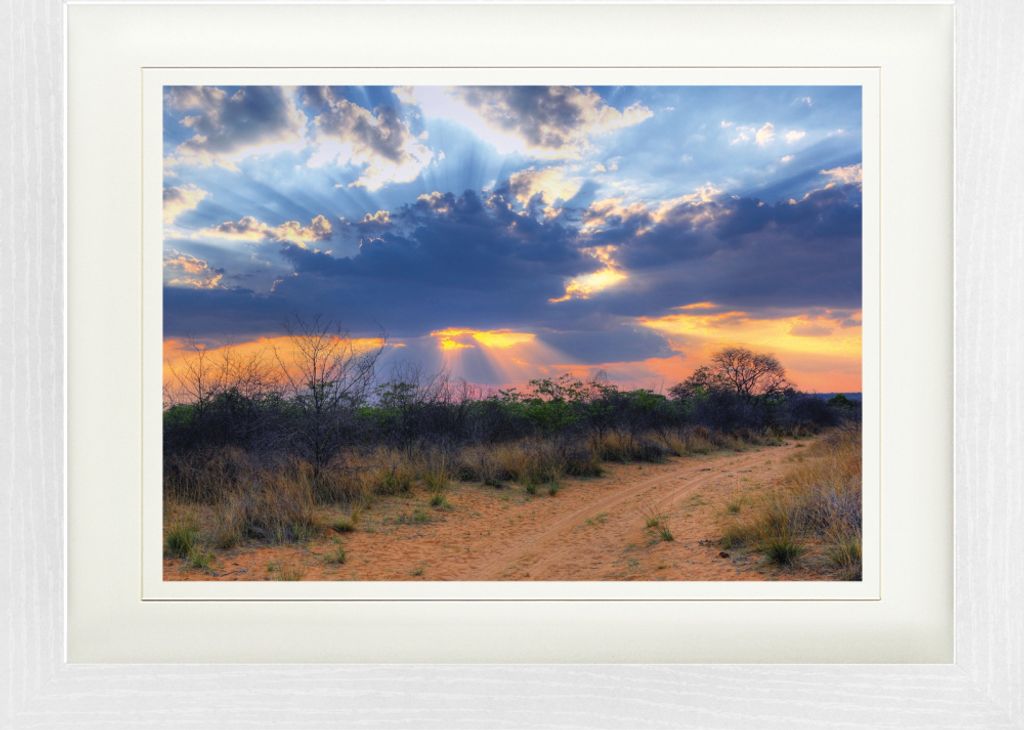 Sonnenuntergänge Gerahmtes Bild Mit Edlem Passepartout | Wand-Bilder | Im Bilderrahmen - Sonnenstrahlen Scheinen Durch Die Wolken, Waterberg Natio...