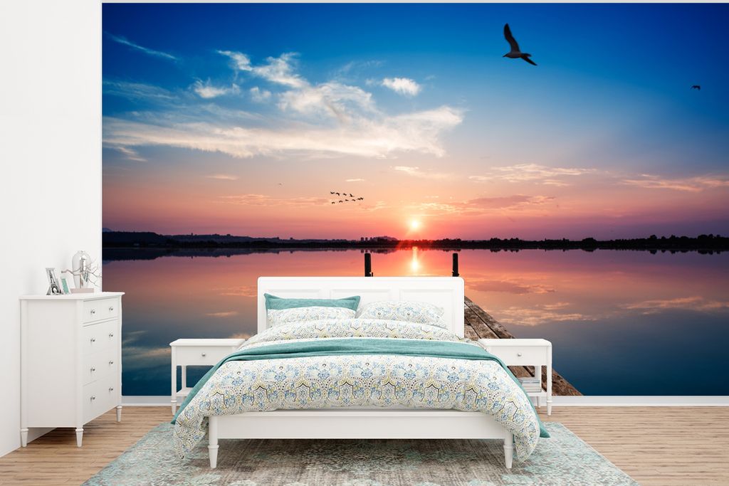 MuchoWow Fototapete für Wohnzimmer oder Schlafzimmer Wandtapete Vinyl Motivtapete Steg - Wasser - Sonnenuntergang - Rosa - Horizont - 350x260 cm...
