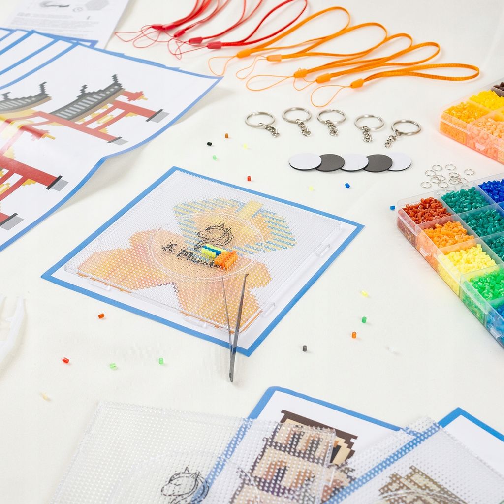 Kit Perles à Repasser Mini 2,6mm La Manuli – 24 000 Pièces, 32 Couleurs, 12 Motifs Monuments Du Monde, DIY Créatif