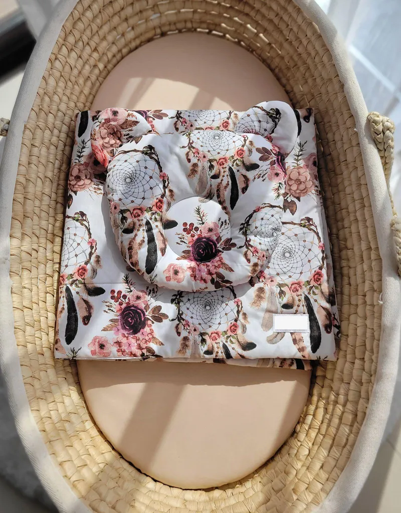 Couverture rembourrée Nalle et son coussin à mémoire de forme pour bébé