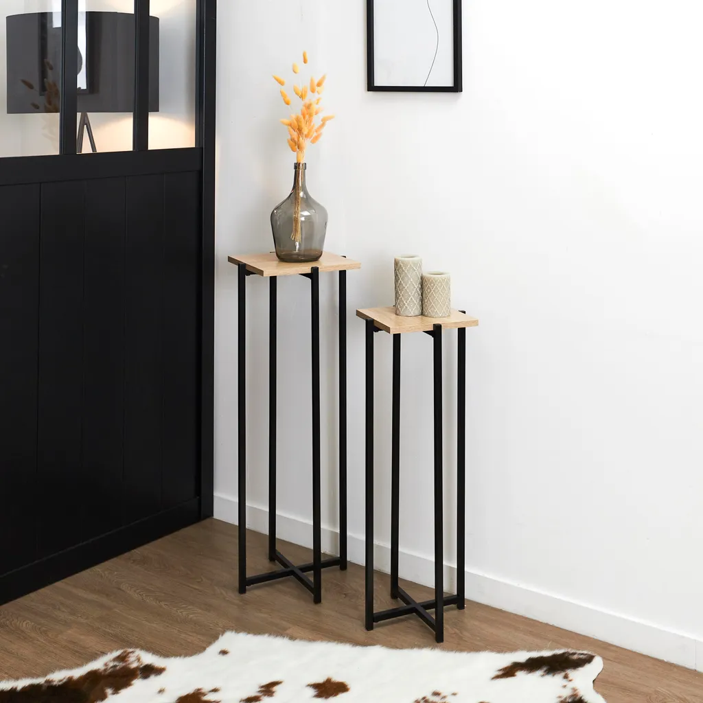 Sellette compacte Loka : Meuble d'angle en métal pour coin vide