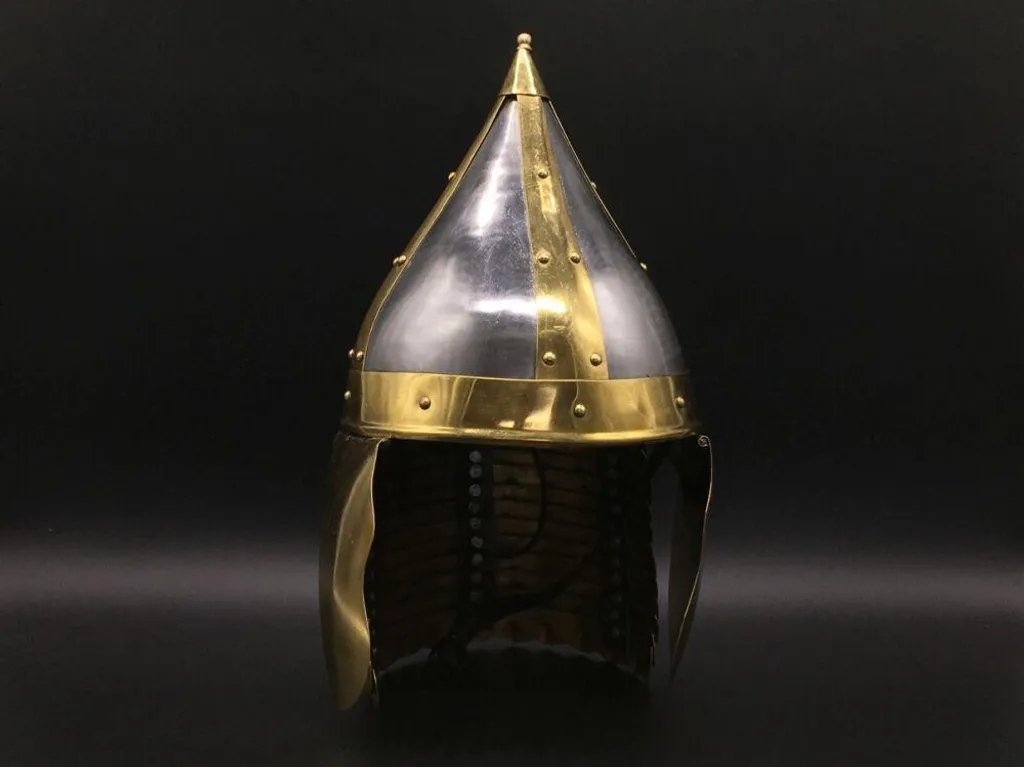 Casque de Collection Romain en Acier et Laiton avec Protection Cervicale