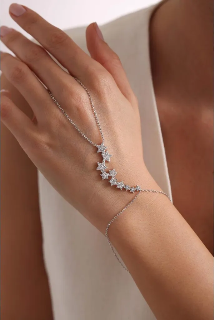 Bijou de main de mariage en argent rhodié et étoile zircone brillante