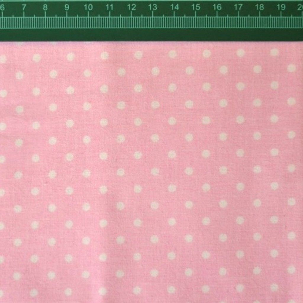 100% Baumwolle Punkte 4mm weiß auf rosa Hintergrund Produktbild 