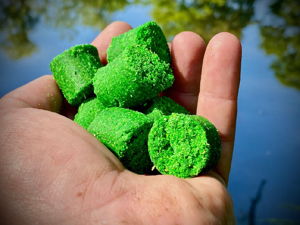LK Baits Amur Special Pellets 1kg Diametro: 12mm Immagine del prodotto 