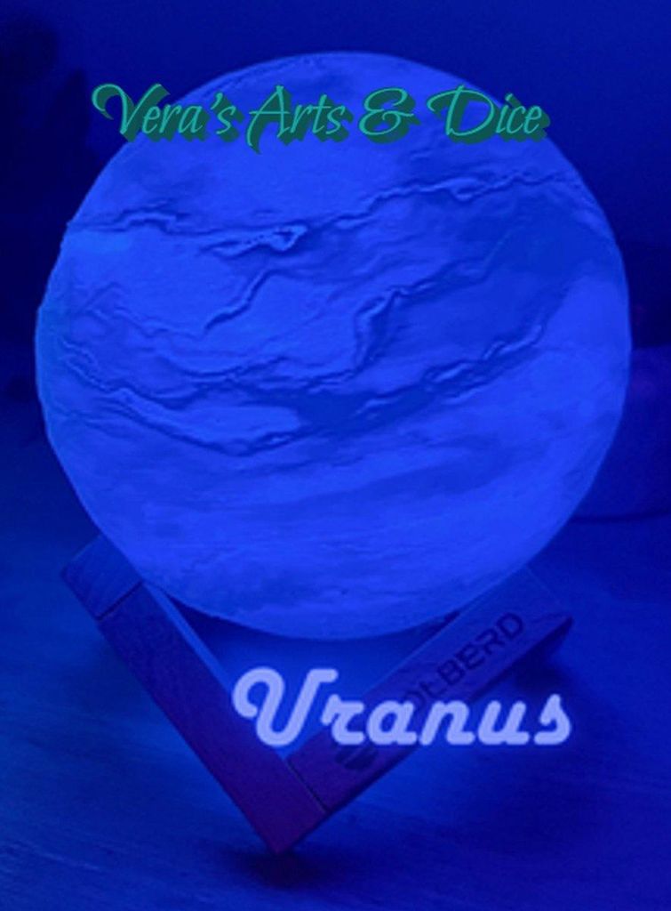 Uranus Lampe | Vera’s Arts & Dice | 16 Farben LED Planet Lampe | Dimmbar & Wiederaufladbar | Touch & Fernbedienung | 3D Druck Handgefertigt | Sti...
