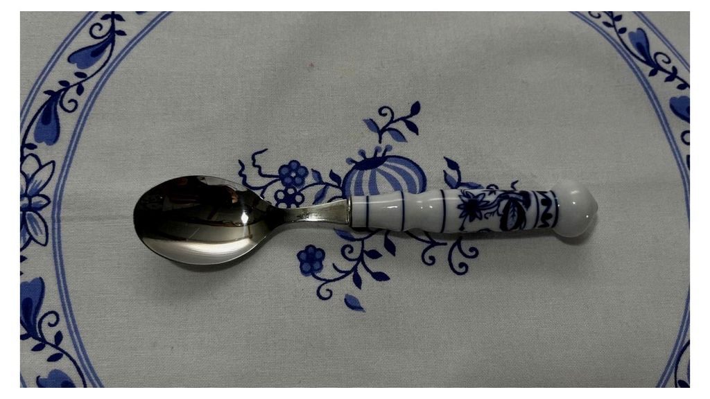 Kaffeelöffel, Sahnelöffel und Zuckerlöffel mit Zwiebelmuster und Porzellangriffen, 15 cm, aus rostfreiem Edelstahl 18/10