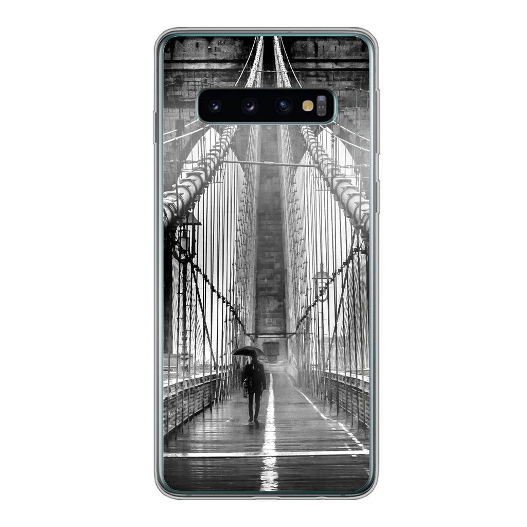 MuchoWow Handyhülle Schutzhülle Hülle für Samsung Galaxy S10 Brooklyn Bridge während des Regens in Schwarz und Weiß Silikon Softcase Handy ...