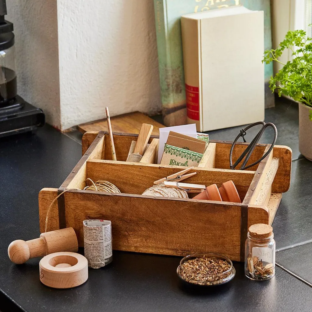 Caisse en bois compartimentée pour trier vos objets avec un style rétro - 2