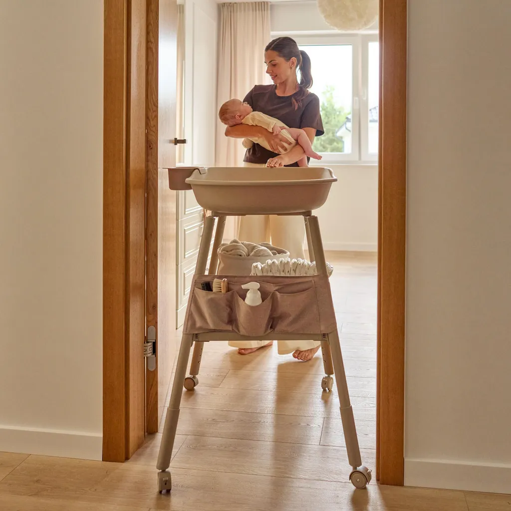 Table à langer mobile Lionelo Rosie pour simplifier le change de bébé
