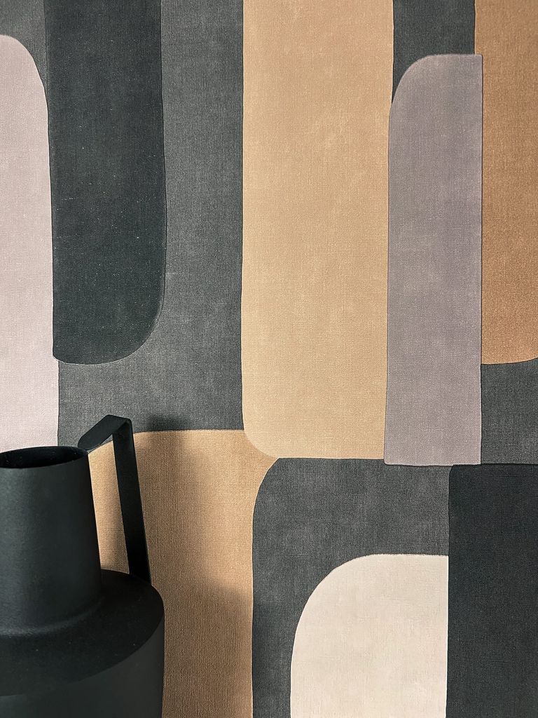 NEWROOM Tapete Braun Vliestapete Grafik - Mustertapete Modern Beige Grau Muster Formen Abstrakt Textilstruktur