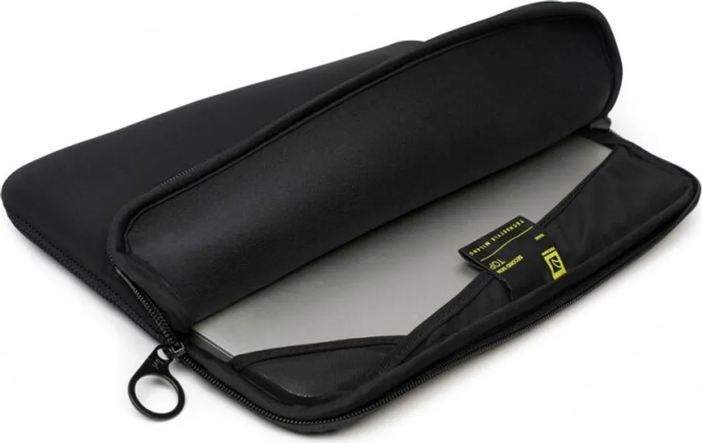 Étui MacBook Pro 16 pouces Tucano avec poche accessoires et Anti-Slip