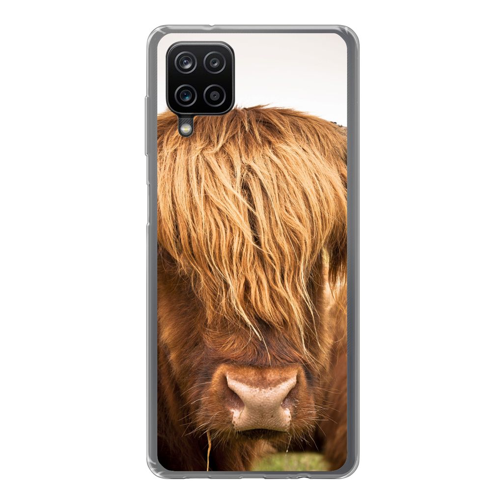 MuchoWow Handyhülle Schutzhülle Hülle für Samsung Galaxy A12 Schottische Highlander - Braun - Gras Silikon Softcase Handy Hülle - Bild
