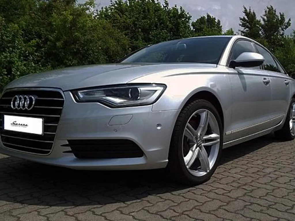 Protection de porte Audi A6 C7 contre rayures avec baguettes chromées